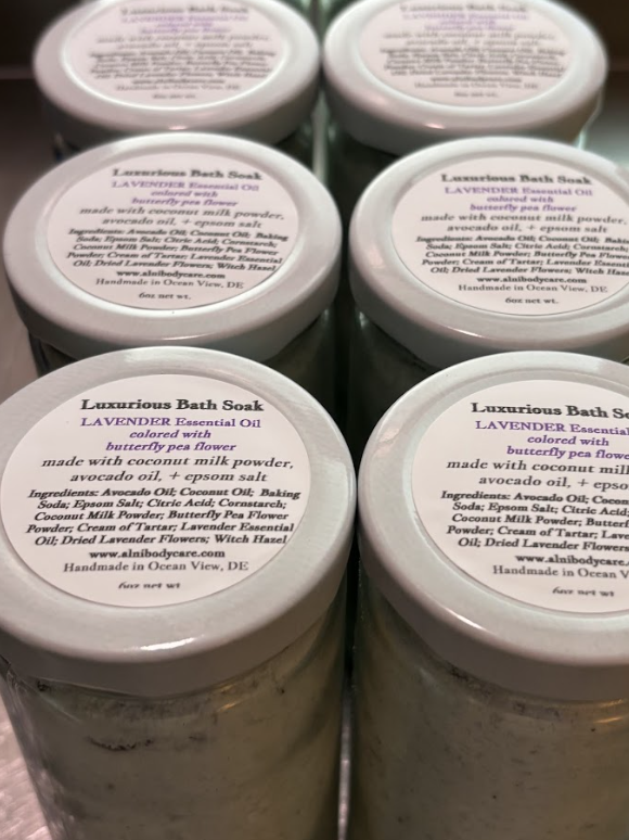 *NEW* Lavender Vegan Oil-to-Milk Bath Soak - made with coconut milk powder, avocado oil, & epsom salt. (6oz jar)